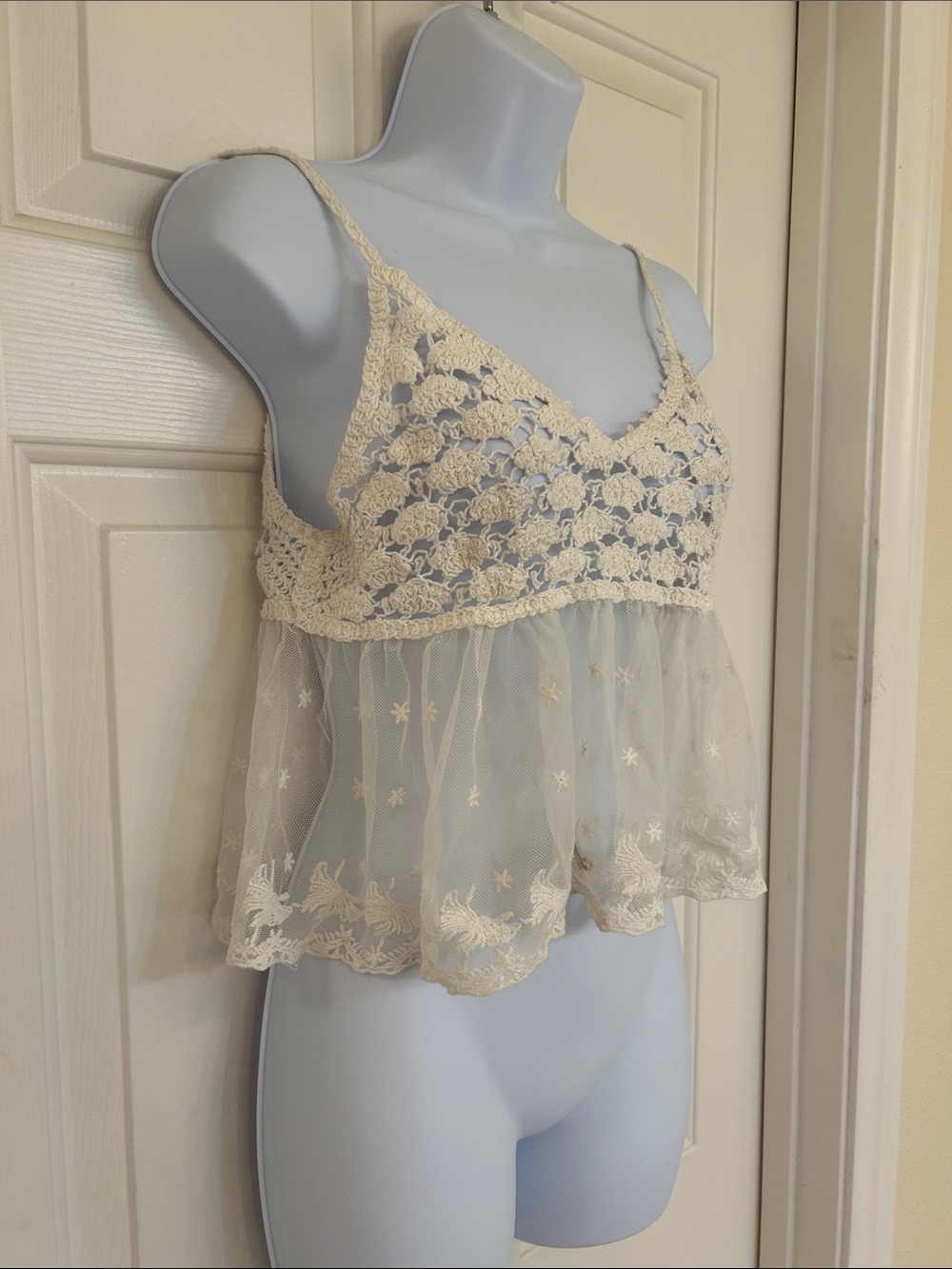 Boho Chic Crochet Knit & Embroidered Star Mesh Babydoll Cami Top Cream/Ivory SM - Picture 4 of 11